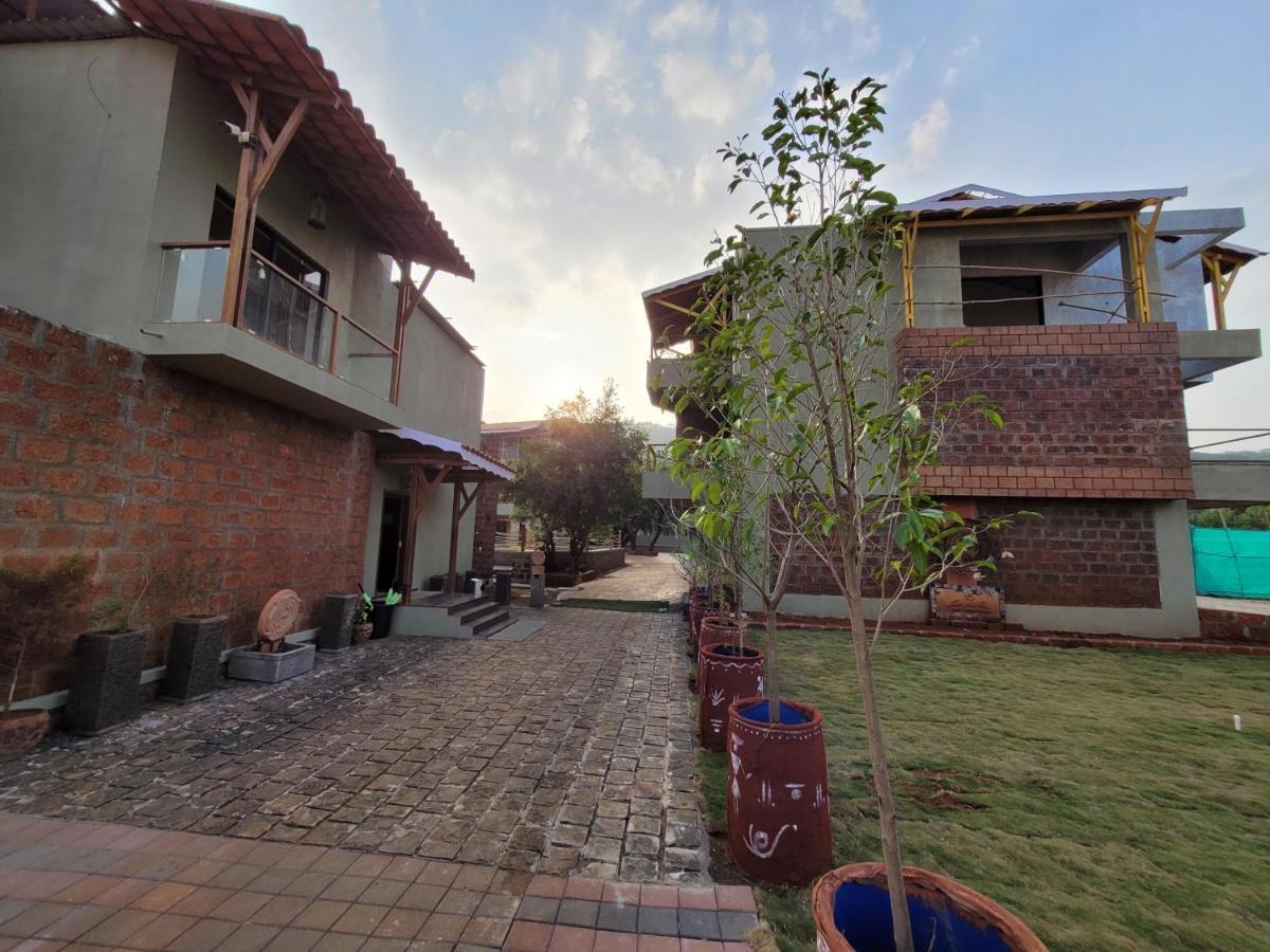 Mastiff Grand La Villae Lonavala Exterior foto