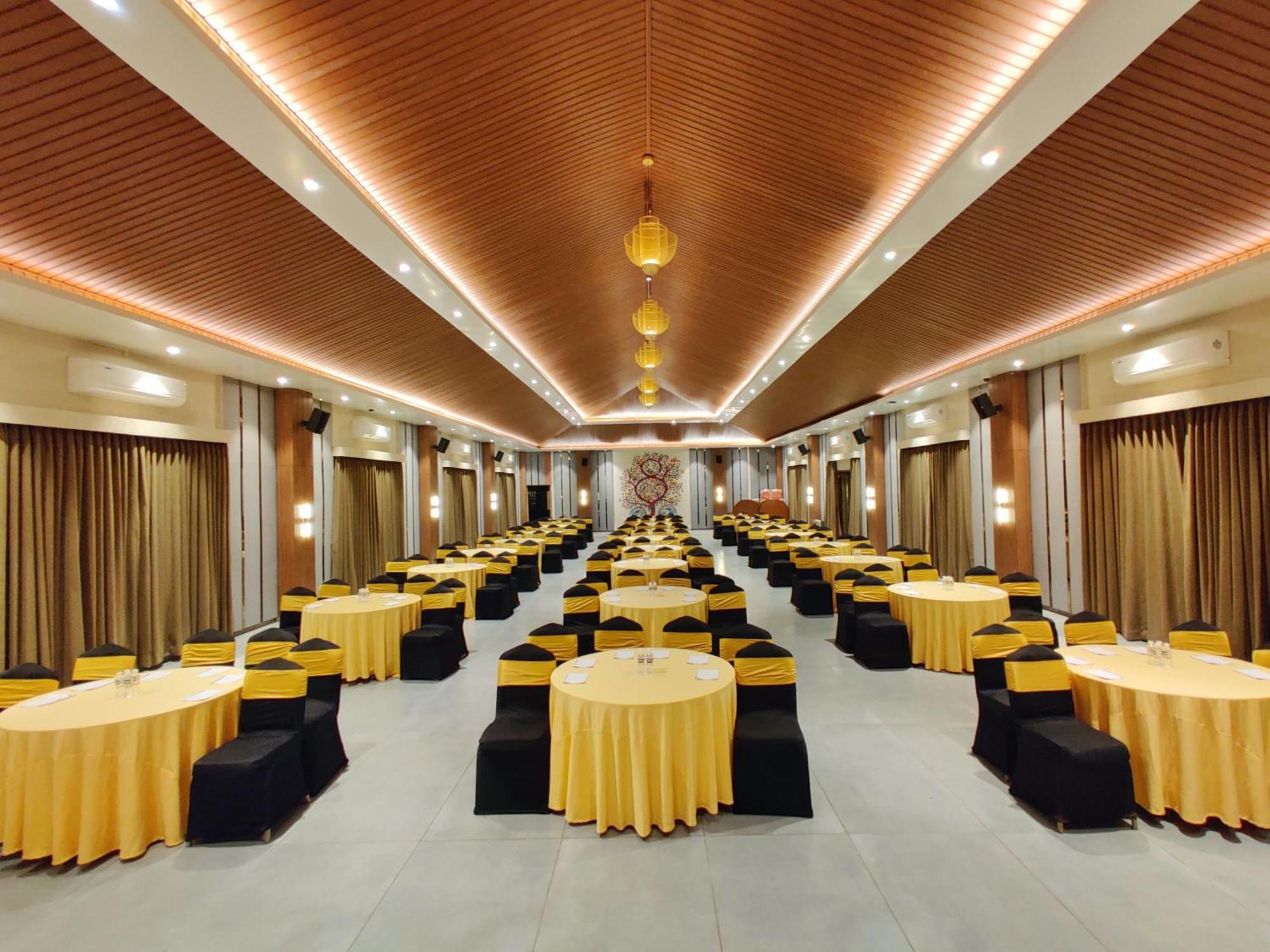 Mastiff Grand La Villae Lonavala Exterior foto