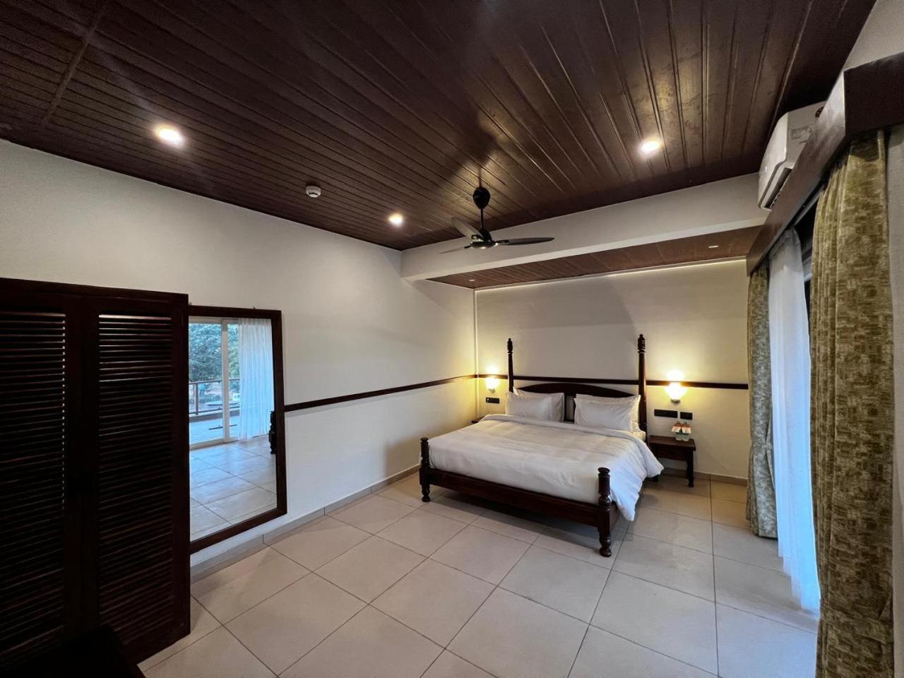 Mastiff Grand La Villae Lonavala Exterior foto